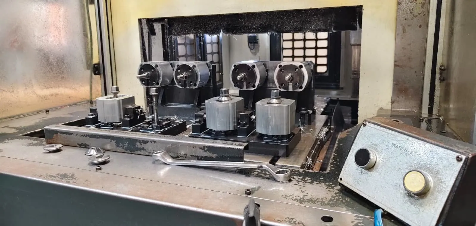 Multi-spindle special purpose machine with fixtured components at DPS