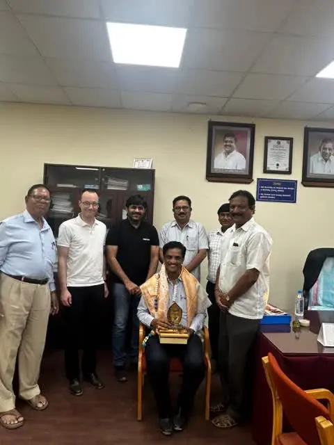 Dr. Sudheendra felicitated by Prof. Vrushabhendrappa, Director – BIET, during his visit to the college with the DMG MORI team on 21st February 2024.